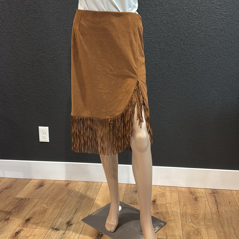 Jeans by Buffalo Faux Suede Fringe Skirt – Camel Brown, Size small (0-2)